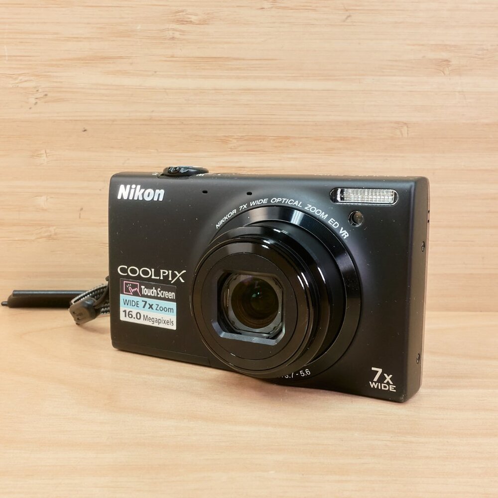 Nikon Coolpix S6100 Digital Camera Black 16.0MP, 7x Optical Zoom / Touch Screen